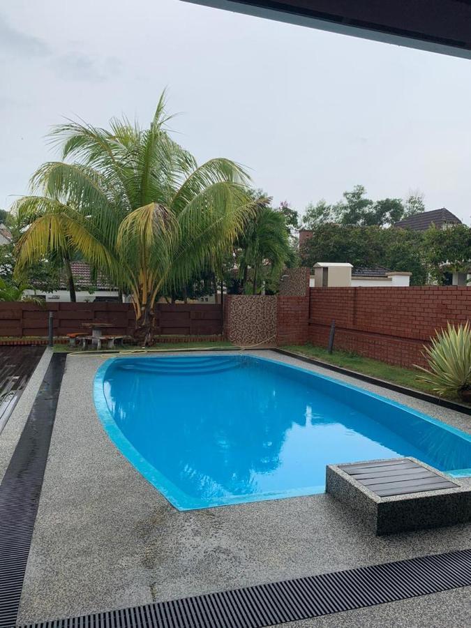 Villa With Private Swimming Pool Malacca Екстериор снимка