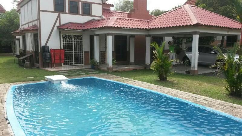 Villa With Private Swimming Pool Malacca Екстериор снимка